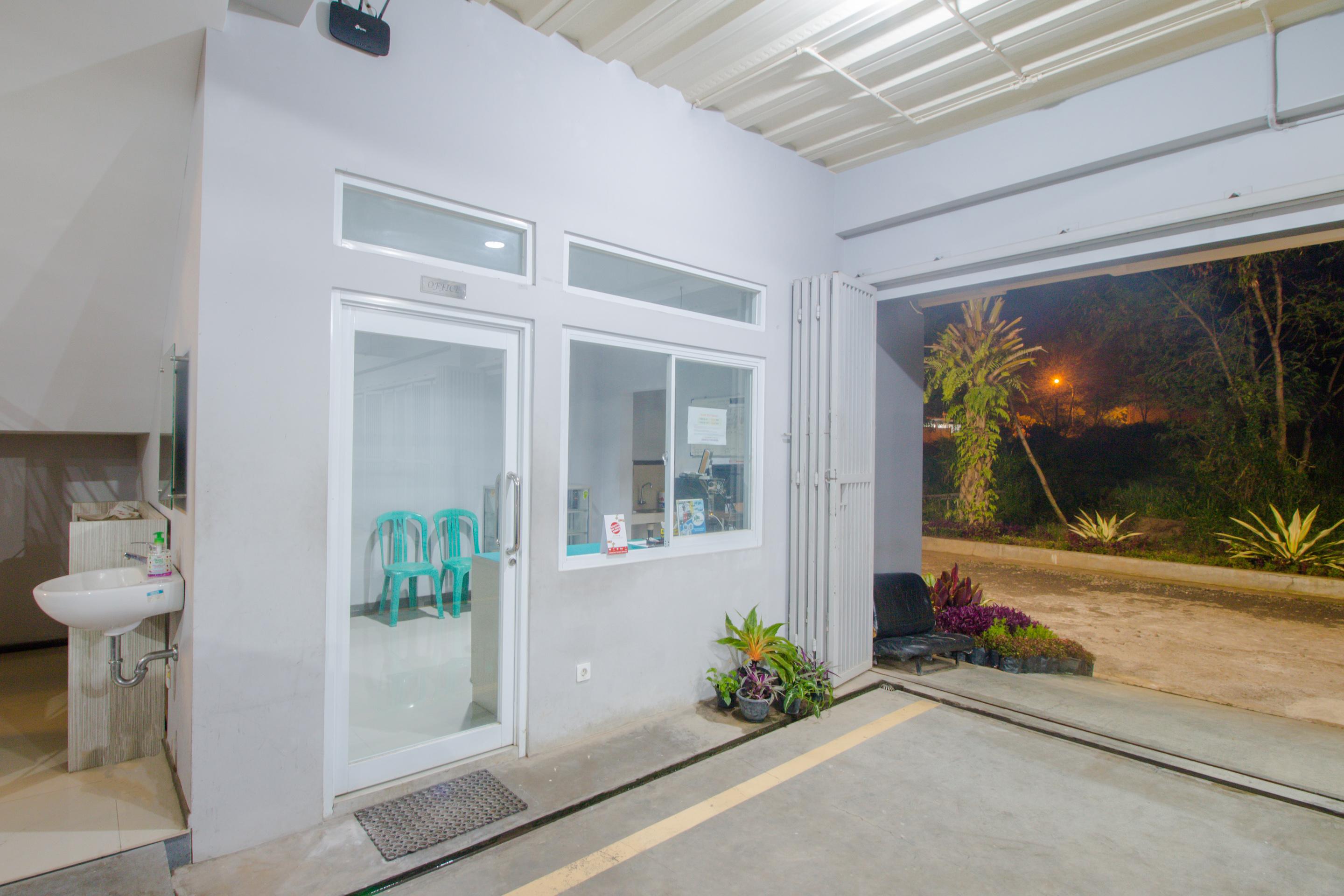 Hotel Oyo 871 Aira Costel Cianjur Exterior foto