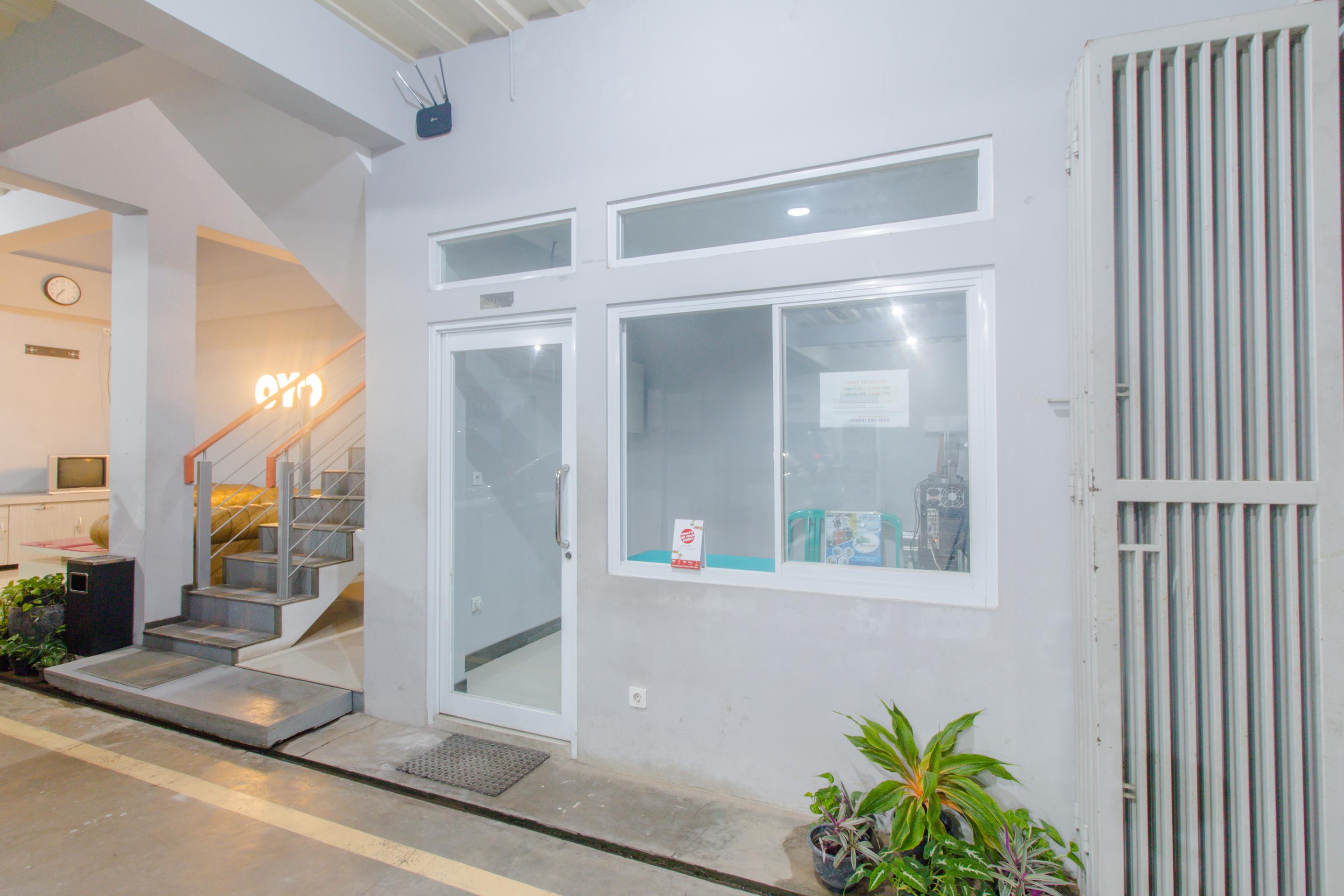 Hotel Oyo 871 Aira Costel Cianjur Exterior foto